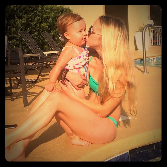 Meet your Posher, Cait - Picture 1 of 1